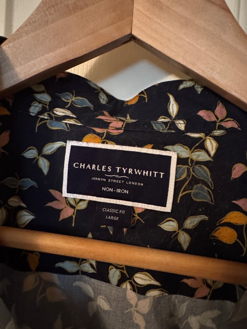 Charles Tyrwhitt Short Sleeve Button Up Shirt - Picture 3 of 4